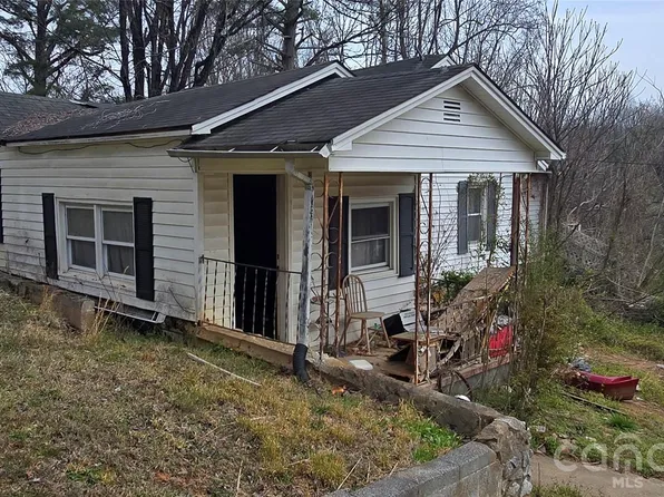 1114 Regal Pl NW, Lenoir, NC 28645