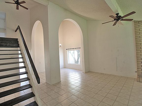 3rd image of 1538 E South Shore Dr