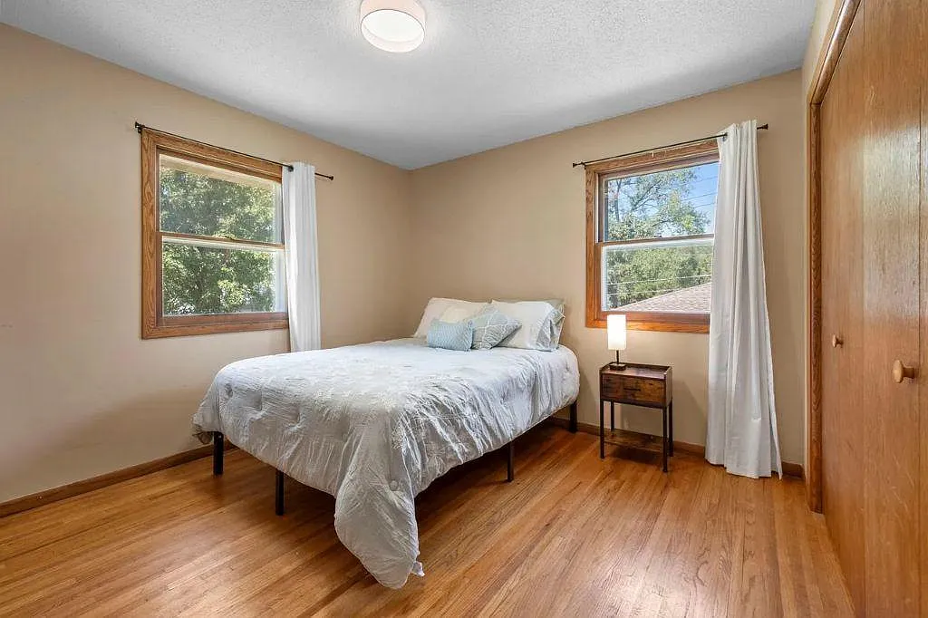 4 bed, 2.0 bath, 2171 sqft, $1,001 — Photo 1