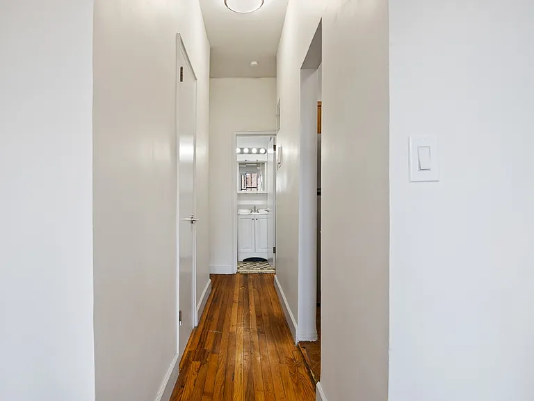 624 E 11th St #5C — Photo 6
