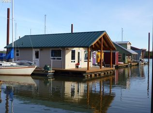 34326 Johnsons Landing Rd #E-13, Scappoose, OR 97056