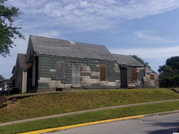 741 S 14th St, Quincy, IL 62301