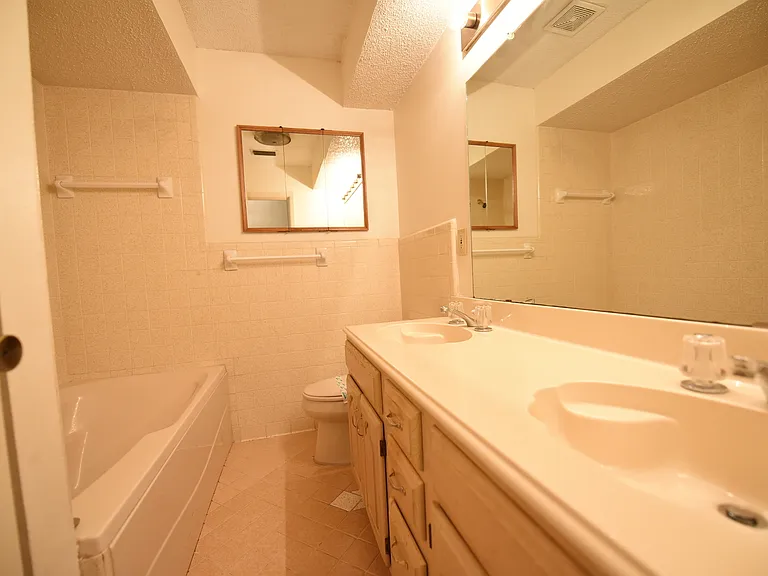 8945 Flicker Ln — Photo 11