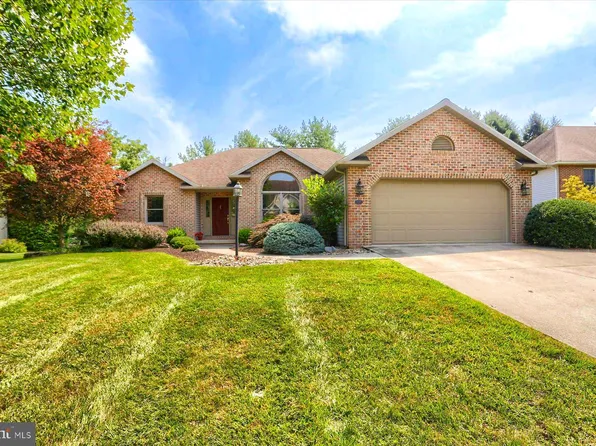 960 Woodley Dr, Mechanicsburg, PA 17050