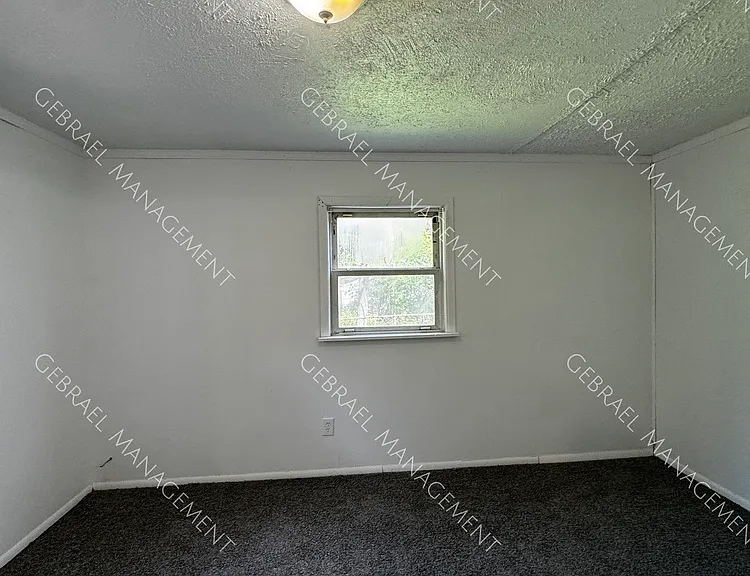 1097 E Schumacher St — Photo 11