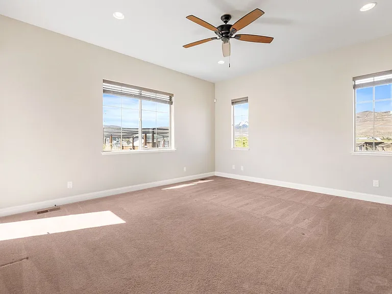 1015 N Cantlon Ln — Photo 11