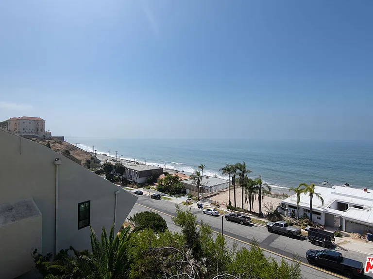 18063 Coastline Dr — Photo 7