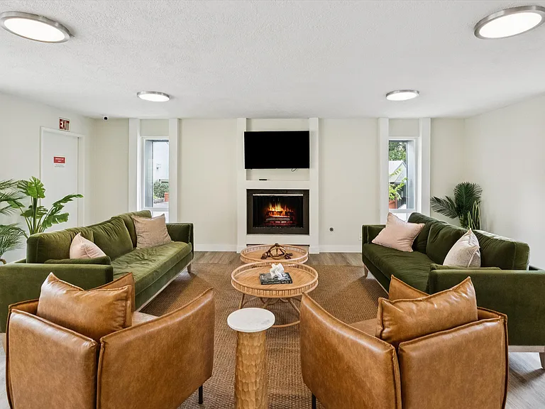 Fairmount Park Apartments — Photo 34