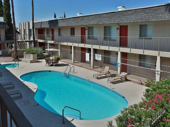 Waters Edge Apartments