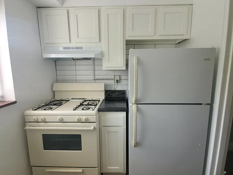 1 Glen Elm Dr #G1 — Photo 6