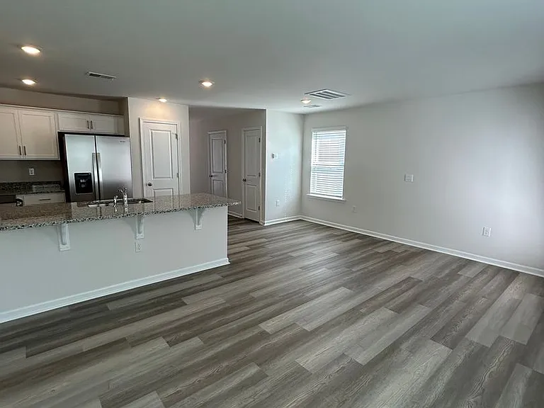 413 Silicon Dr — Photo 15