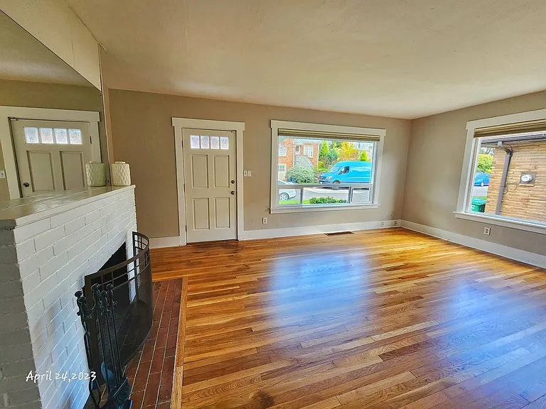 7517 Brooklyn Ave NE — Photo 3