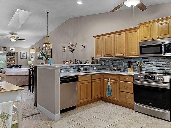 5th image of 2259 Hawks Cove Cir