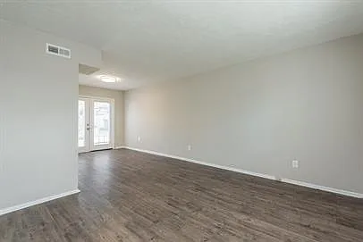 2520 McMillan St NE — Photo 2