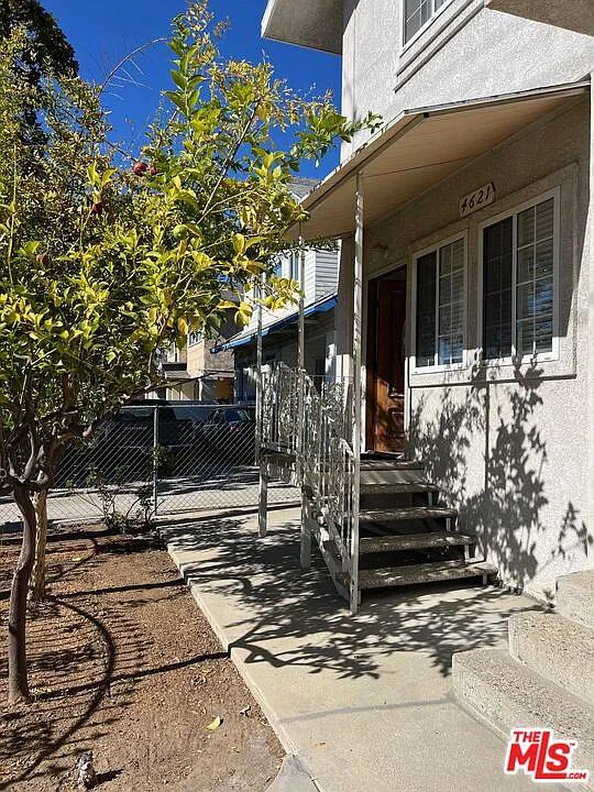 1 bed, 1.0 bath, 980 sqft, $2,995 — Photo 2