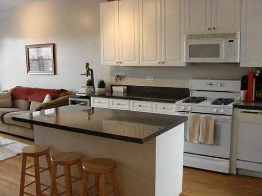 1st image of 2448 W Leland Ave