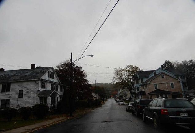 2nd image of 35 Earl St