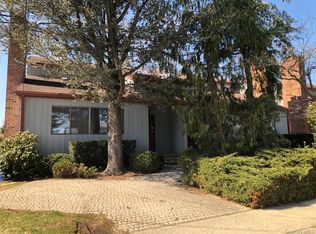 37A S Norwood Rd, Pt Washington, NY 11050