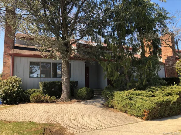 37A S Norwood Rd, Pt Washington, NY