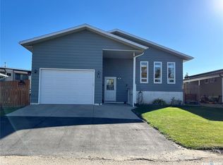 11 2nd Ave W, Maple Creek, SK S0N1N0