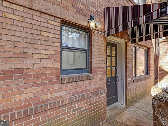 3rd image of 320 3rd St NE APT 1