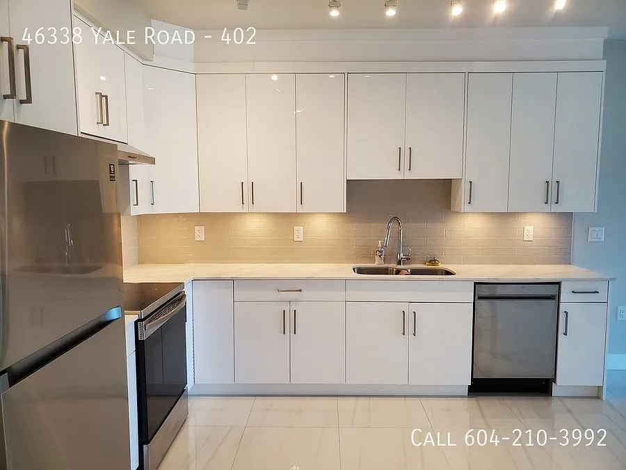 One Bedroom Condo at Yaletown Living-3 Month Utilities Included! — Photo 3