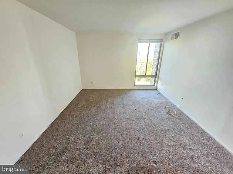 9900 Georgia Ave #415 — Photo 19