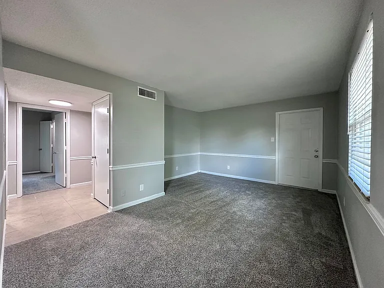 4532 Lynnmont Rd — Photo 4