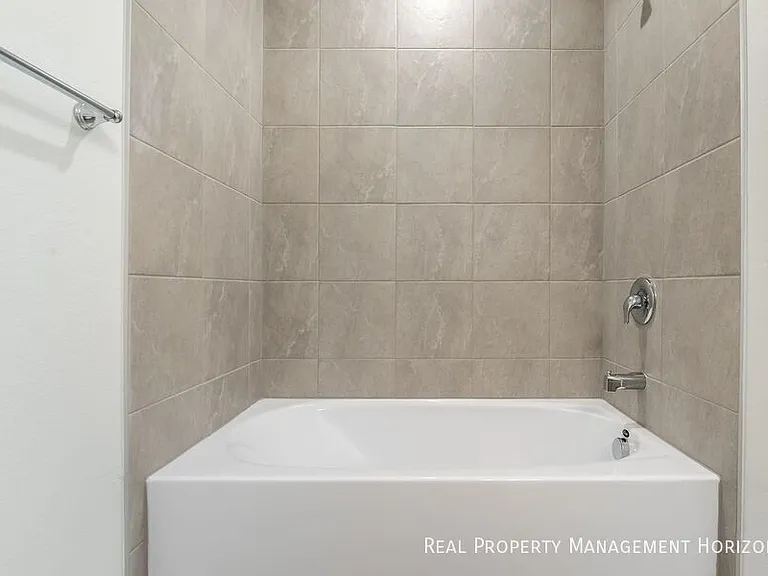 1929 Transom Ln — Photo 17