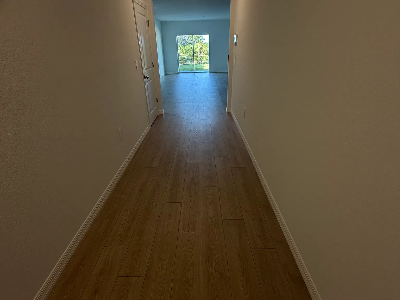 5 bed, 2447 sqft, $2,650 — Photo 2