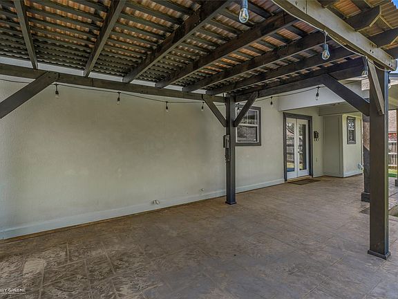 3rd image of 605 Jade Cir