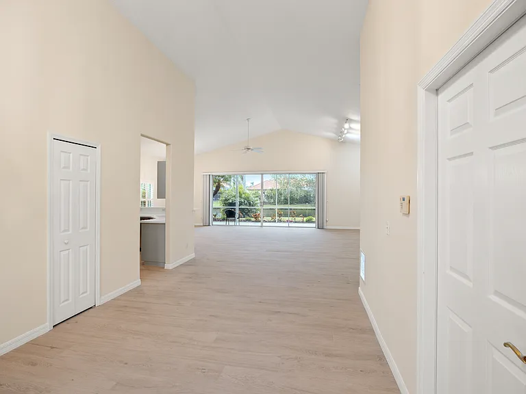 6234 Sturbridge Ct — Photo 7