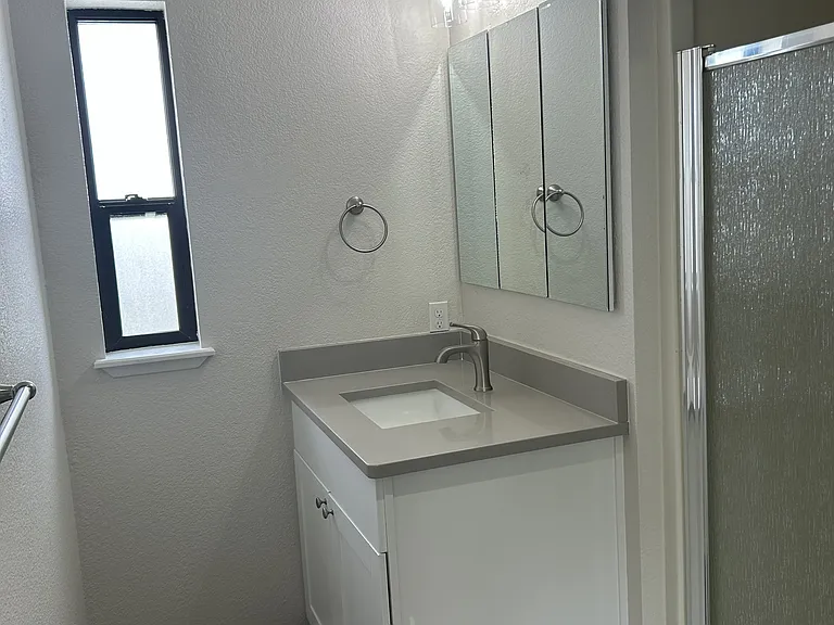 1208 S 43rd Ave — Photo 17