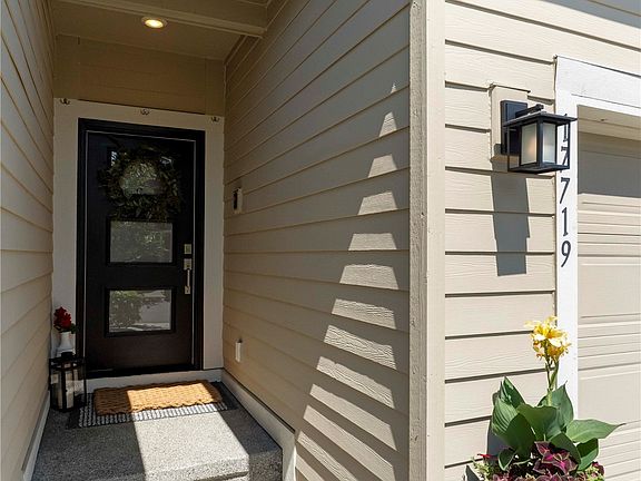 2nd image of 17719 131st Street E