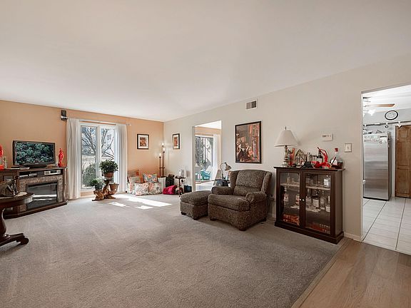 4th image of 450 Old Stone Rd APT 2