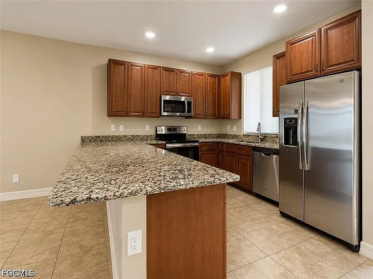 4035 SW 8th Pl #101 — Photo 4