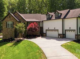 221 Logan Crossing Dr, Davidson, NC 28036