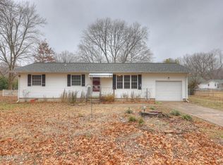 1828 Sherry Ave, Seneca, MO 64865