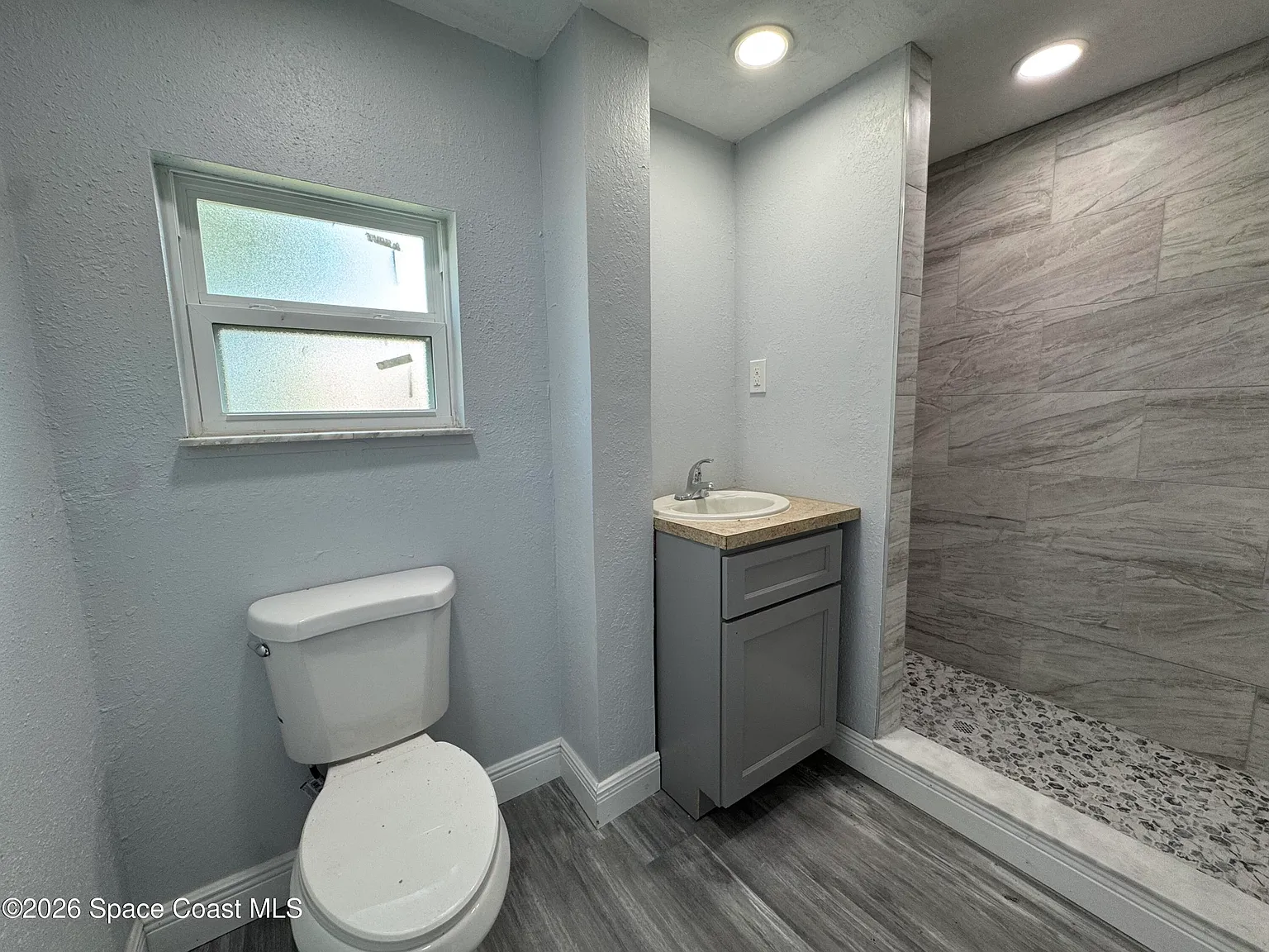 3 bed, 2.0 bath, 1334 sqft, $2,200 — Photo 4