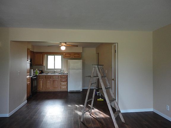 front room to kitchen