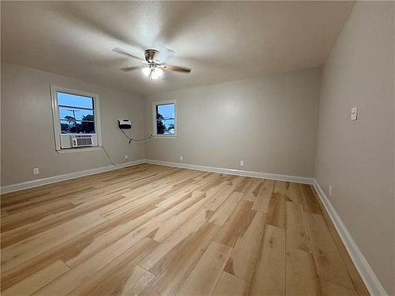 5th image of 927 Compromise St #A