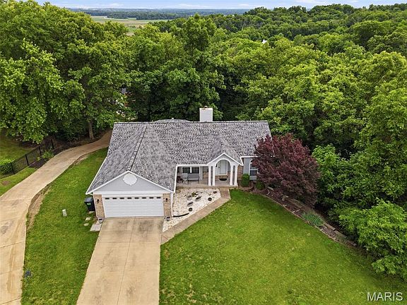 2nd image of 141 Greenstone Dr