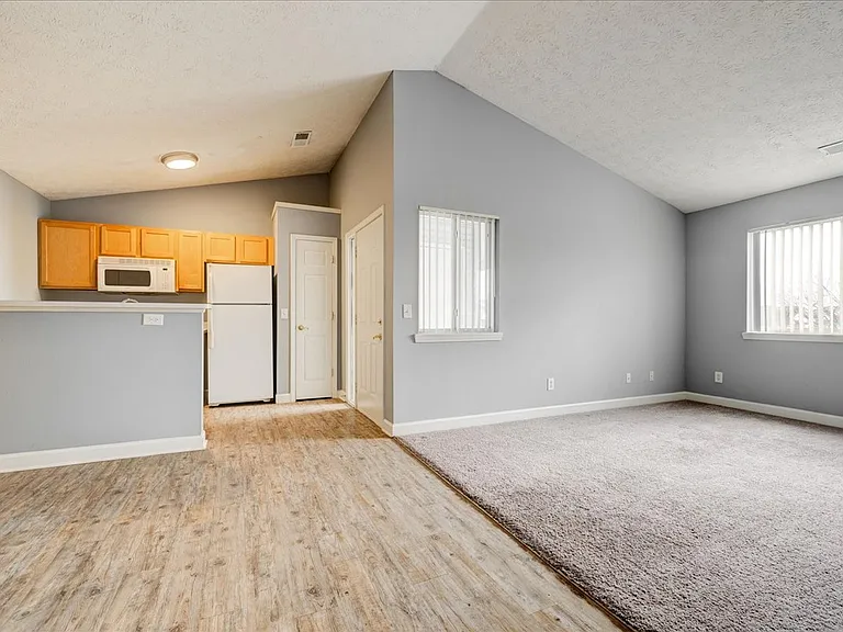 Cross Lake Apartments — Photo 61