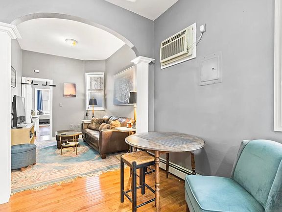 4th image of 616 10th St APT 2