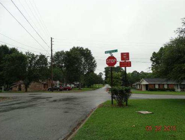 2nd image of 1716 Choctaw St
