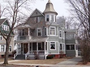 33 Greenleaf St, Springfield, MA 01108