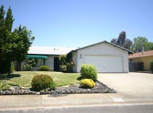 1053 Nighthawk Ln, Redding, CA 96003
