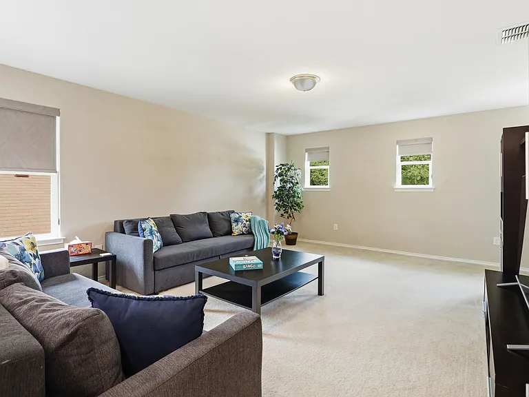 7910 Emmeline Dr — Photo 19