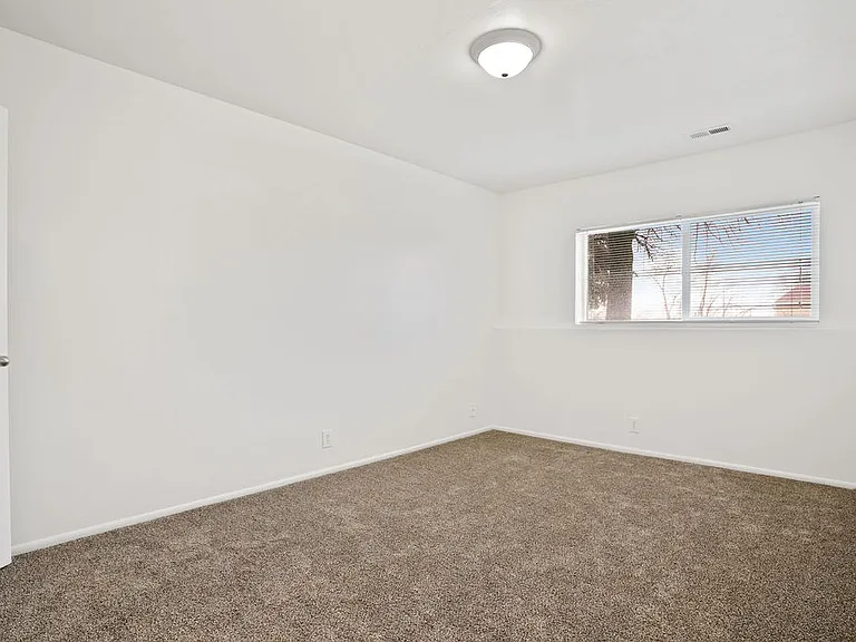 Highland Pointe Apartments — Photo 6