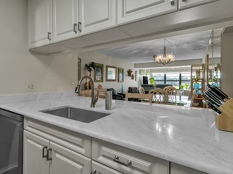 24 Plantation Dr #206 — Photo 5